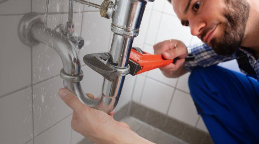 Expert burst pipe repair services in Monticello, IN